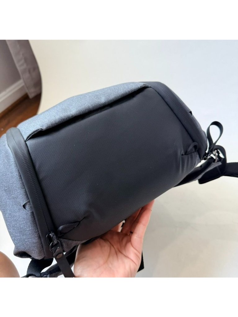 Nwt Peak Design Everyday Backpack 20l Gray ( Customized) Laptop Travel Bag — image 8 of 8